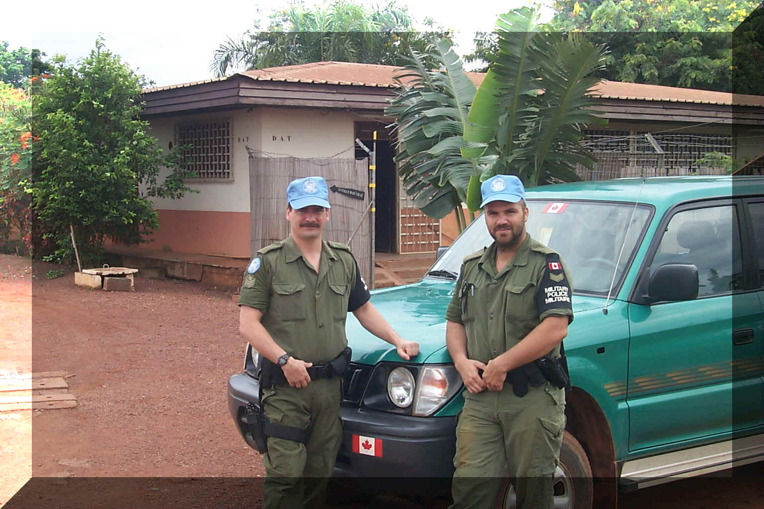 Police Militaire.jpg (341463 bytes)